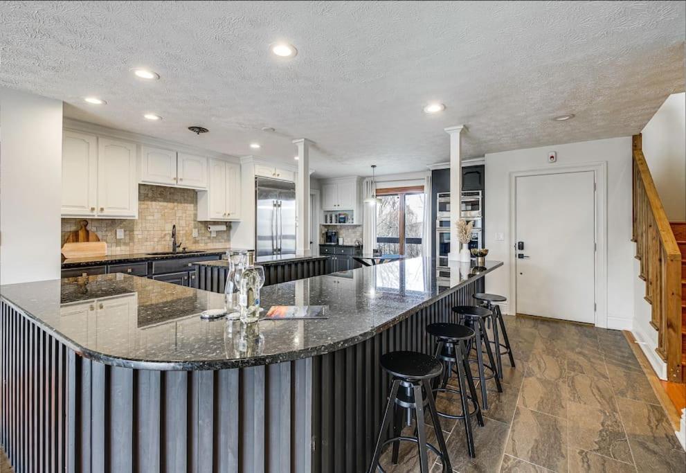 Lux Retro Getaway W/ Ober & Smoky Mtn Views! Villa Gatlinburg Exteriör bild